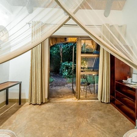 Nguni Lodge Victoria Falls Exterior photo