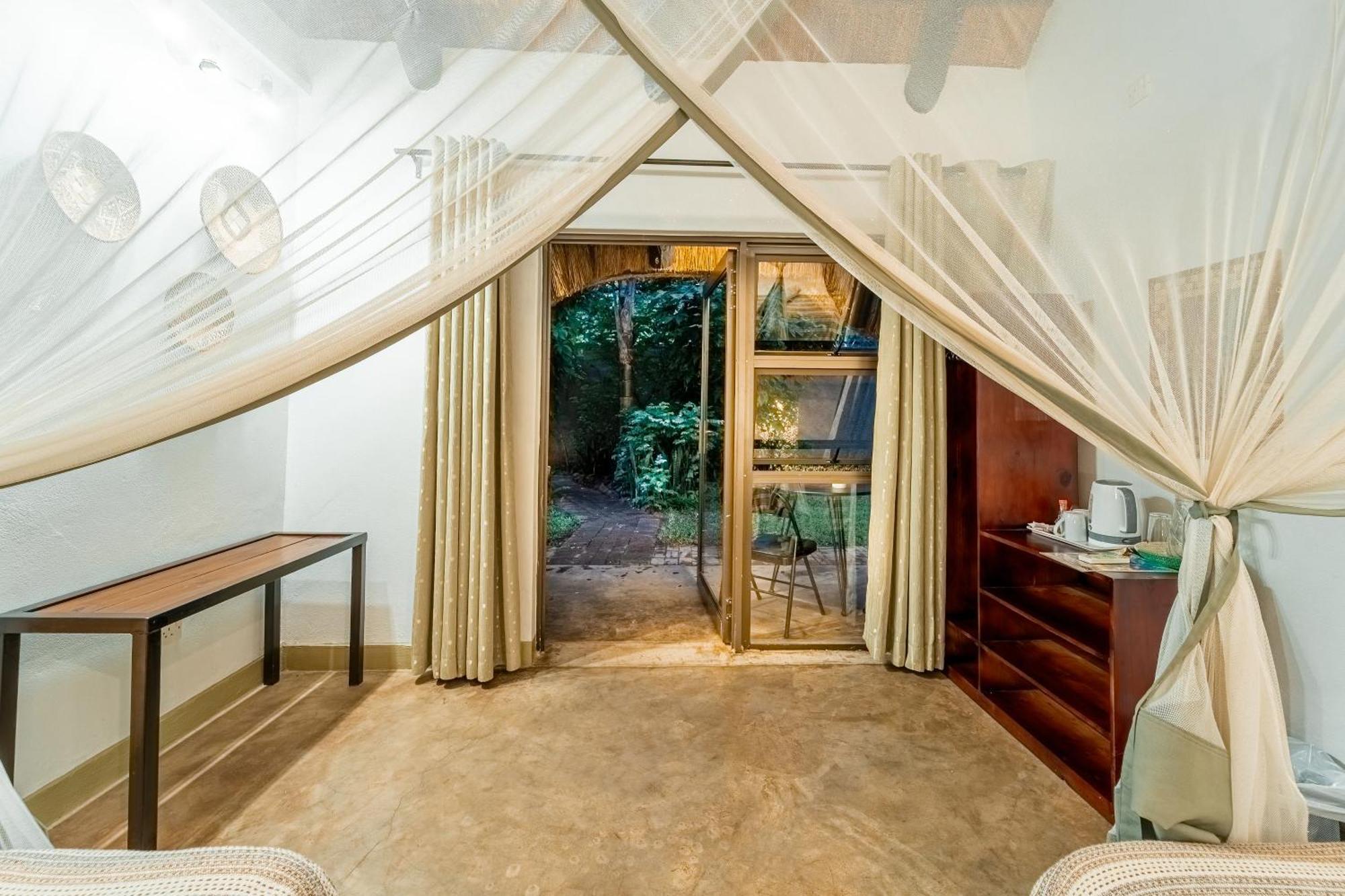 Nguni Lodge Victoria Falls Exterior photo